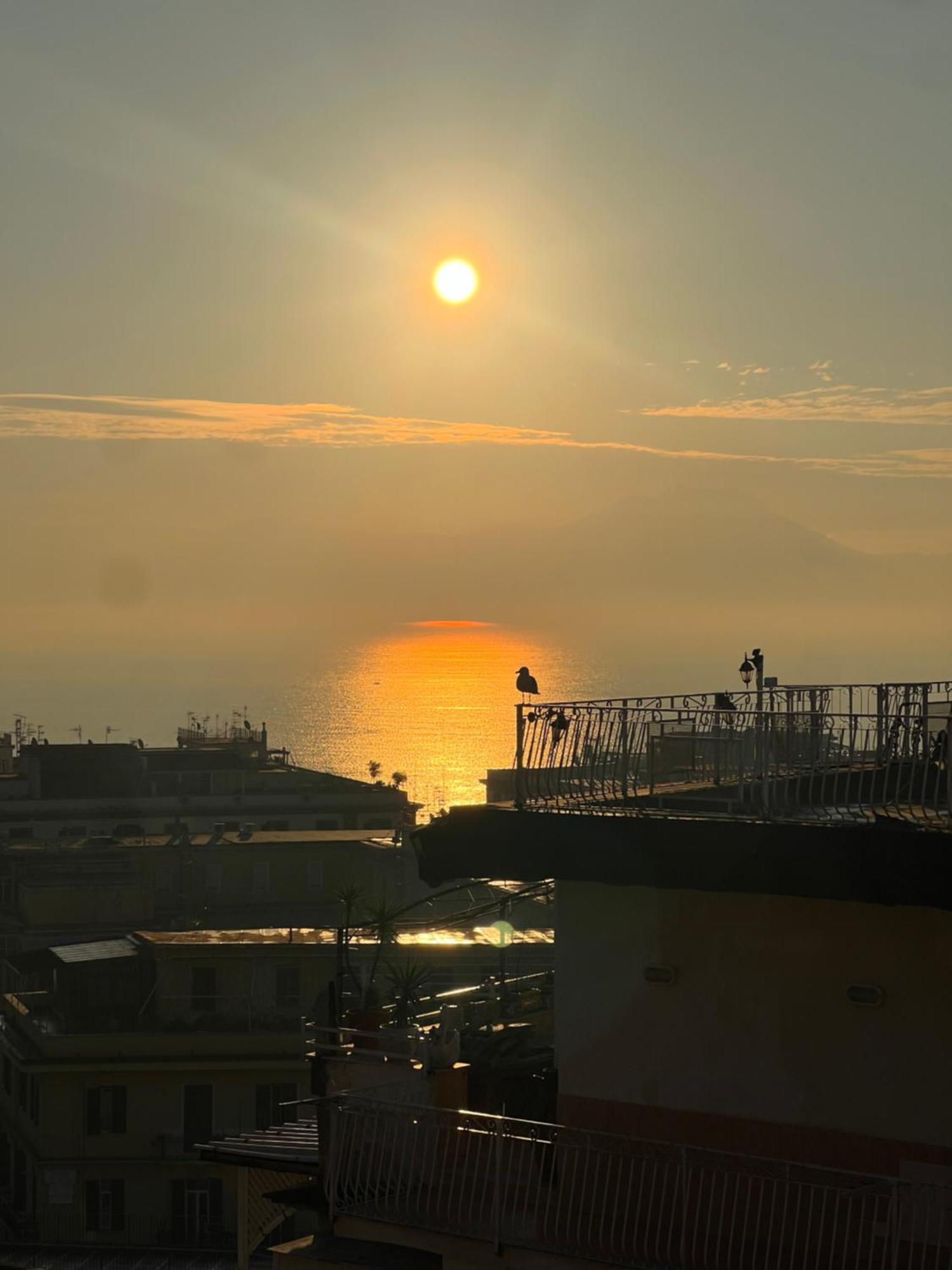 Gennarino Apartments - Panorama Suite With Balcony And Urban Loft ナポリ エクステリア 写真