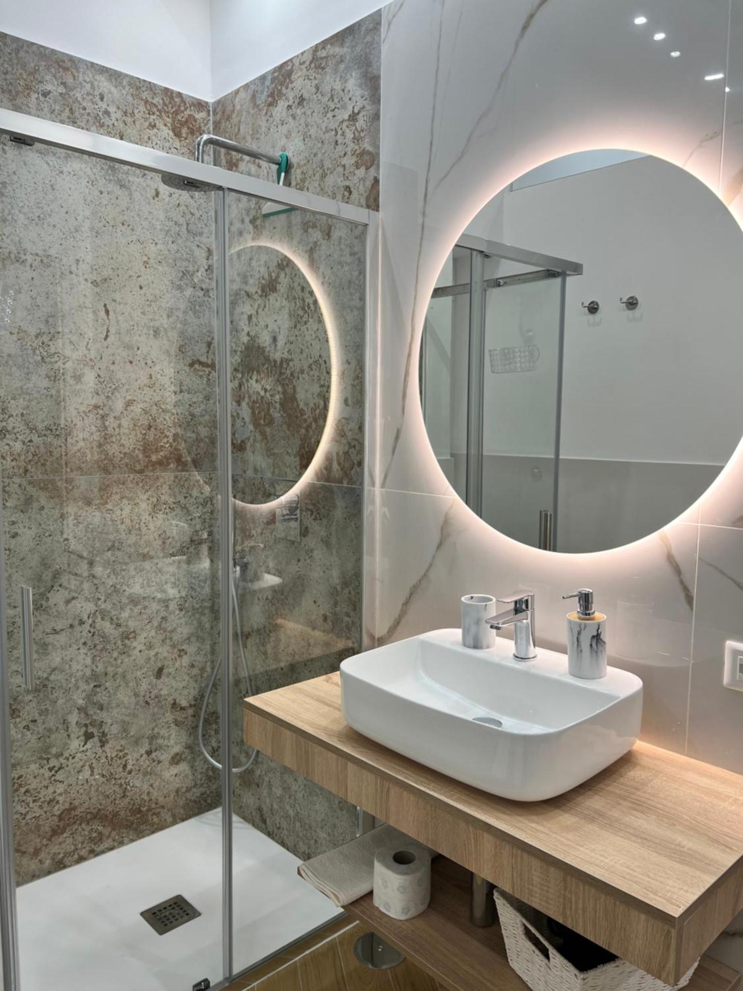 Gennarino Apartments - Panorama Suite With Balcony And Urban Loft ナポリ エクステリア 写真