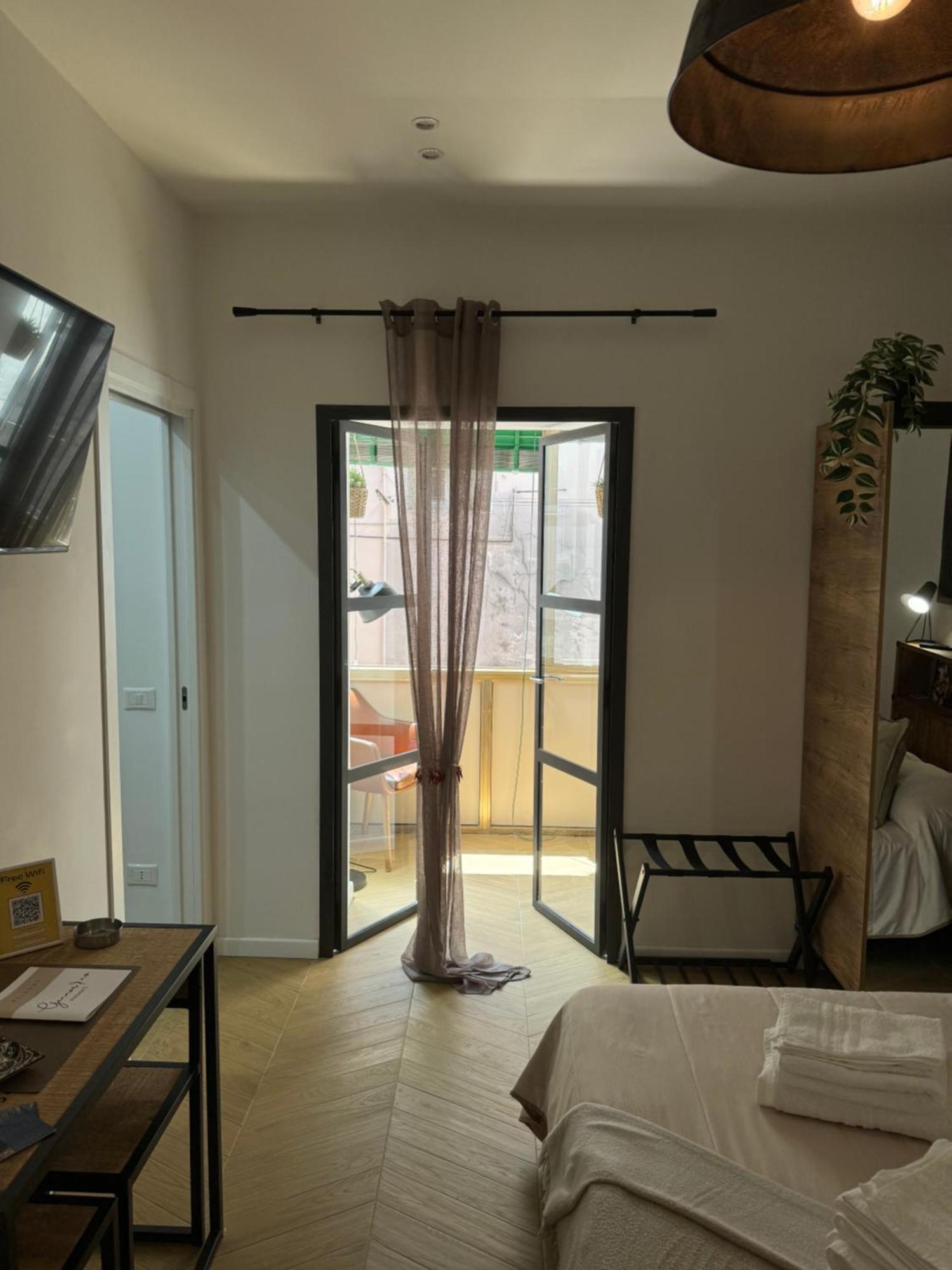 Gennarino Apartments - Panorama Suite With Balcony And Urban Loft ナポリ エクステリア 写真