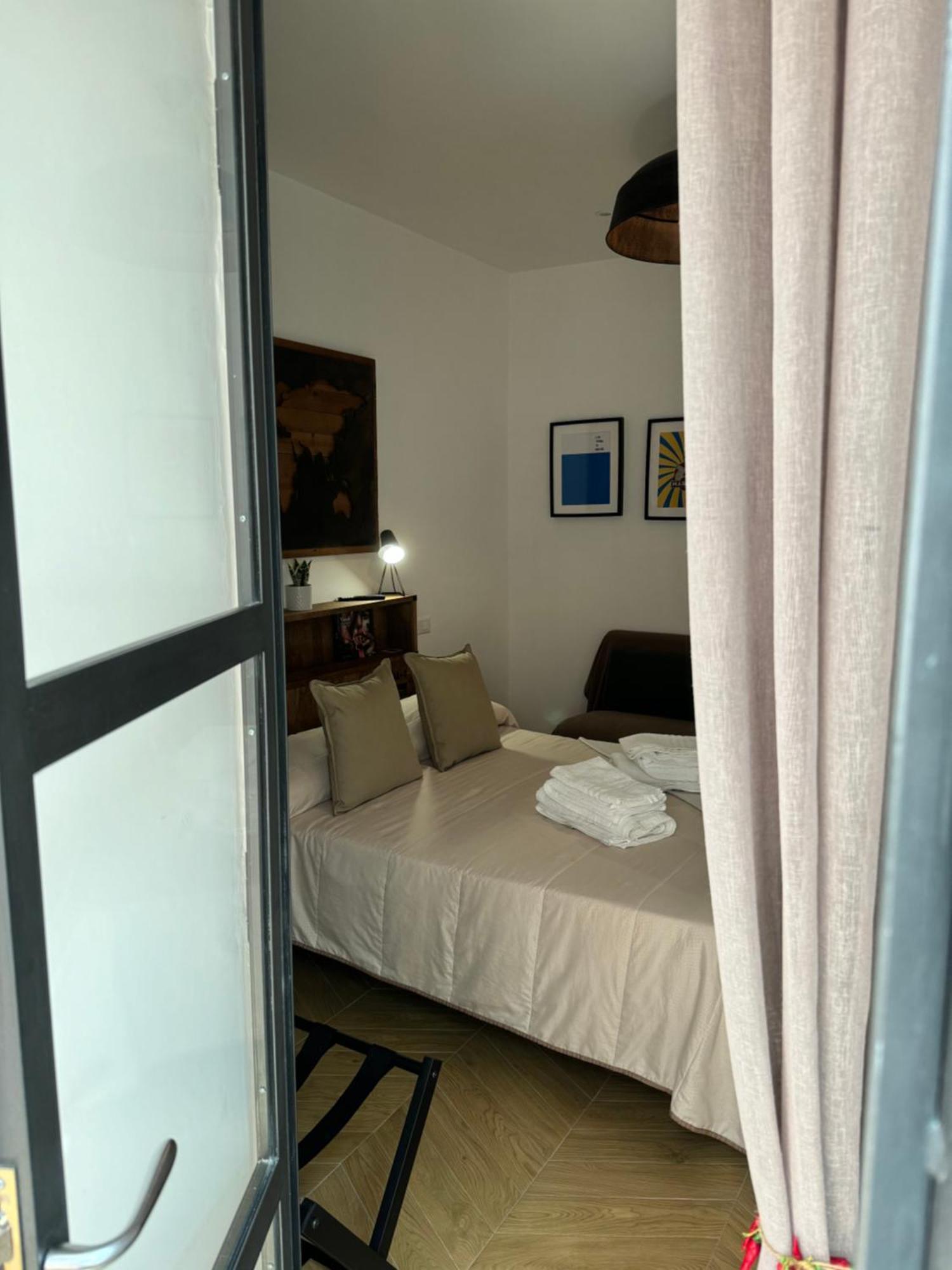 Gennarino Apartments - Panorama Suite With Balcony And Urban Loft ナポリ エクステリア 写真