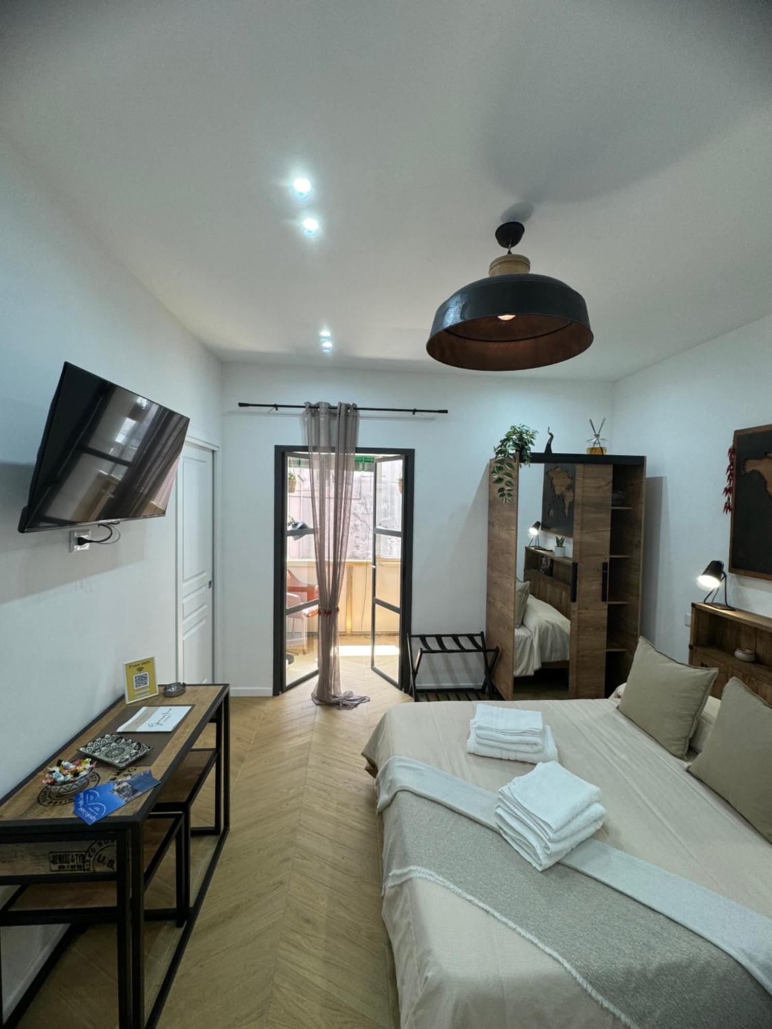 Gennarino Apartments - Panorama Suite With Balcony And Urban Loft ナポリ エクステリア 写真